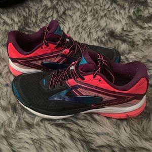 Brooks Ravenna 8, Size 8
